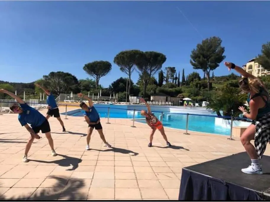 Daire Appartement 4/5 Personnes Vue Mer Piscine Et Montagne Cap Esterel Pierre Et Vacance Nature Et Sport Saint-Raphaël