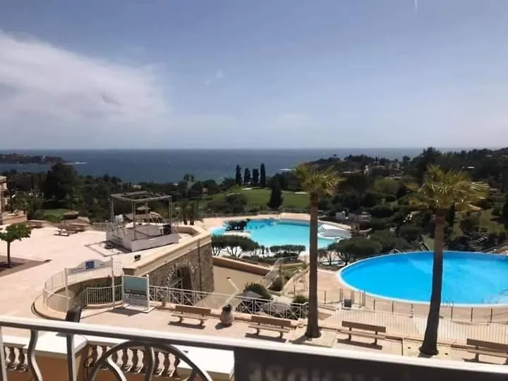 Appartement 4/5 Personnes Vue Mer Piscine Et Montagne Cap Esterel Pierre Et Vacance Nature Et Sport Saint-Raphaël 0*,  Fransa